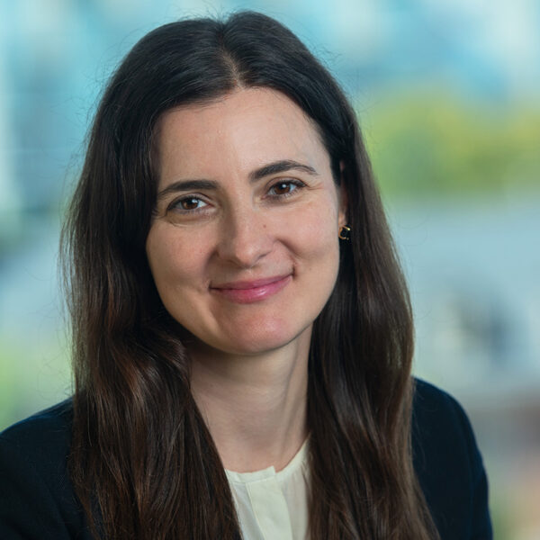 Irena Como